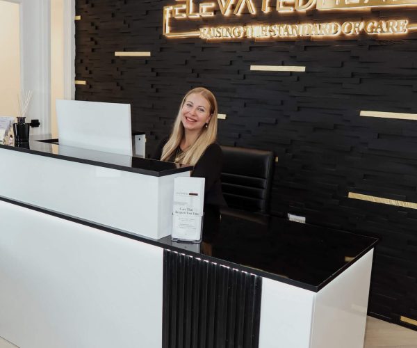 Lobby_Front_Desk